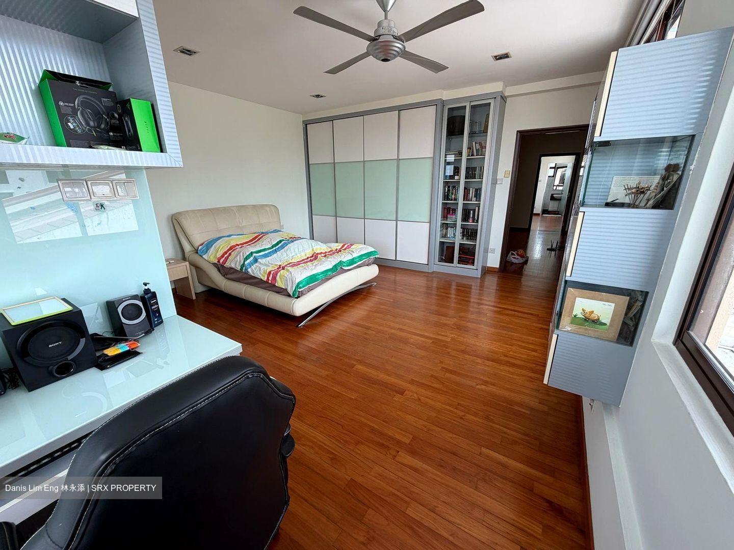 Phillips Avenue (D19), Semi-Detached #573036181